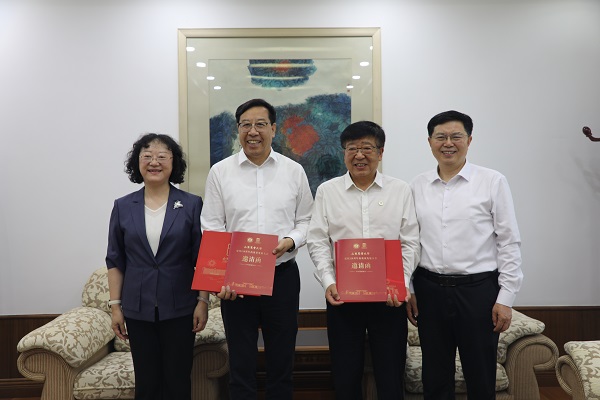 学校受邀出席山东农业大学建校120周年高质量发展大会.JPG