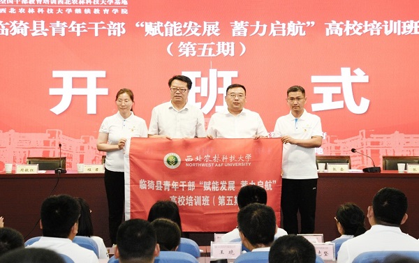 22334b1a822f404b9b90a3f667f74121.jpg 3.jpg